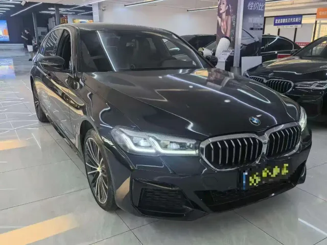 Фотография автомобиля — BMW 5 Series