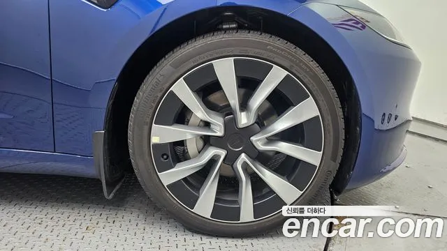 Tesla Model 3 — Фото автомобиля 6