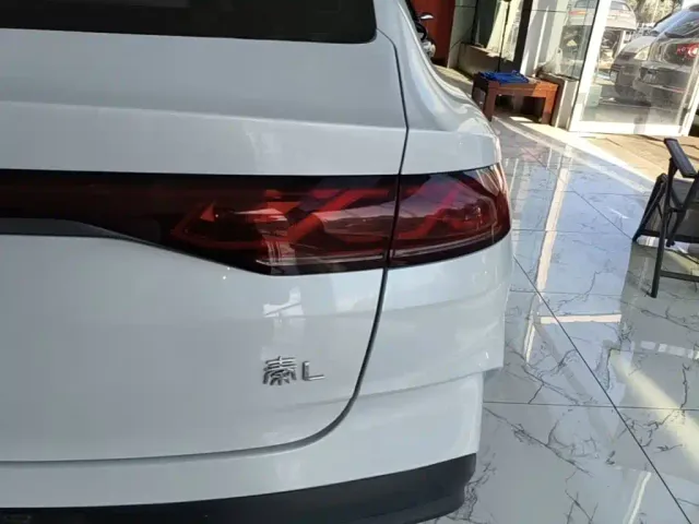 BYD Qin L — Фото автомобиля 7