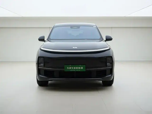 Li Auto L8 — Фото автомобиля 2