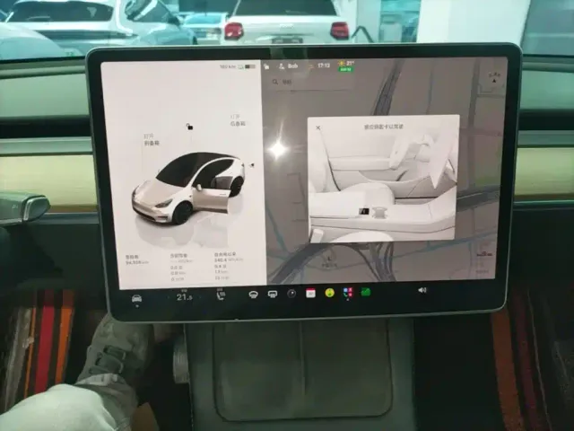 Tesla Model Y — Фото автомобиля 12