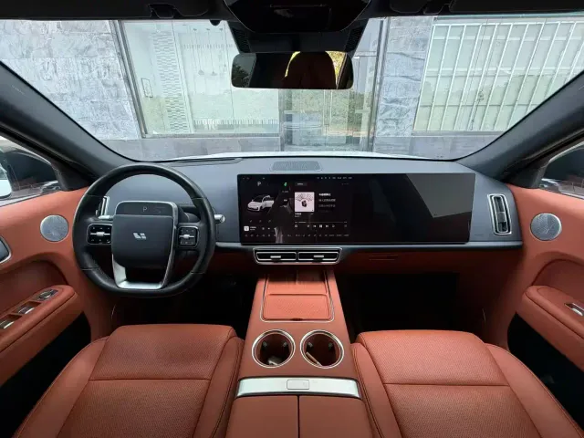 Li Auto L7 — Фото автомобиля 5