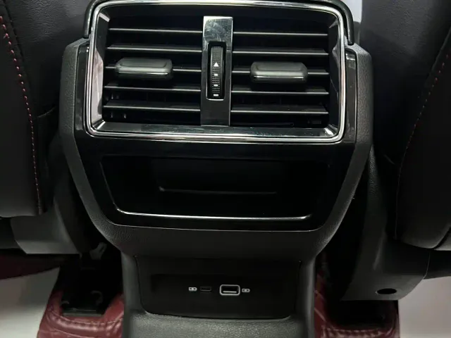 Skoda Karoq — Фото автомобиля 9