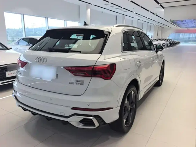 Audi Q3 — Фото автомобиля 6