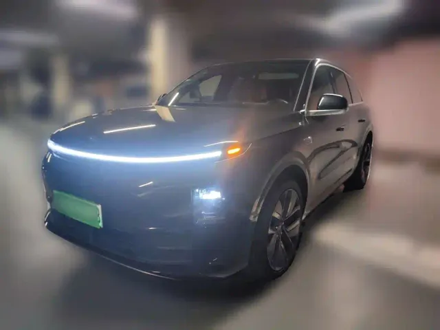 Фотография автомобиля — Li Auto L6