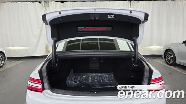 Genesis G80 Бензин 2.5 турбо AWD — Фото автомобиля 17