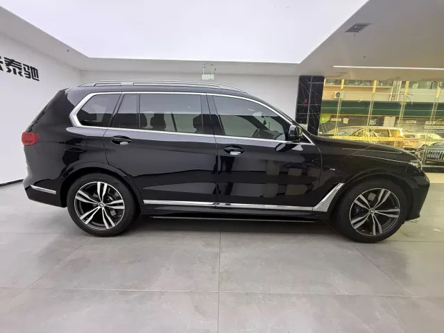BMW X7 — Фото автомобиля 11