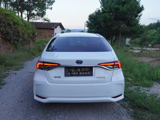 Toyota Corolla — Фото автомобиля 6