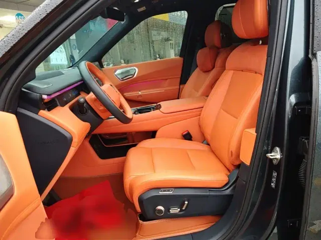 Lynk & Co 900 — Фото автомобиля 14