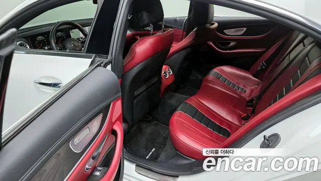 Mercedes-Benz CLS-Class — Фото автомобиля 12