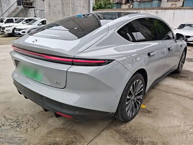 Nio ET5 — Фото автомобиля 6