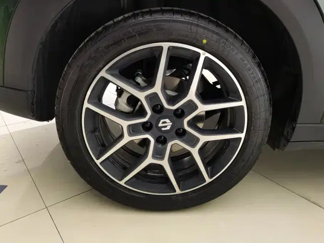 Leapmotor A10 — Фото автомобиля 6