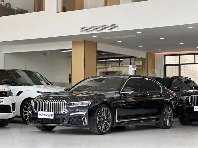 Фотография автомобиля — BMW 7 Series
