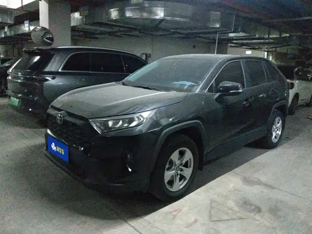 Фотография автомобиля — Toyota RAV4