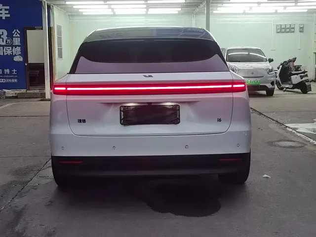Li Auto i6 — Фото автомобиля 8