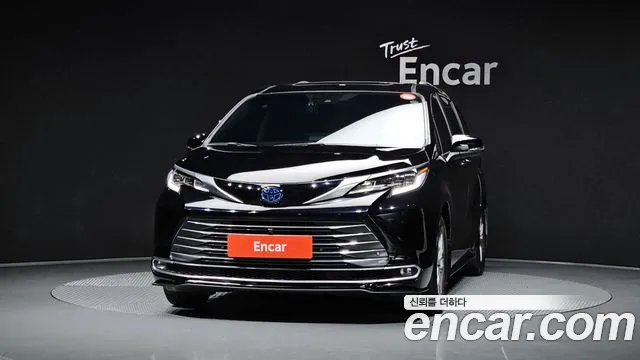 Toyota Sienna — Фото автомобиля 3