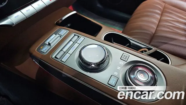 Genesis GV70 — Фото автомобиля 12