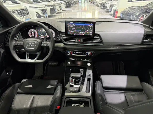 Audi Q5L — Фото автомобиля 16