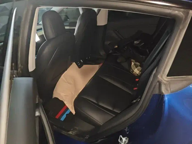 Tesla Model 3 — Фото автомобиля 16