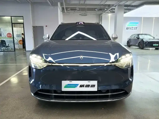 Aito M9 — Фото автомобиля 2