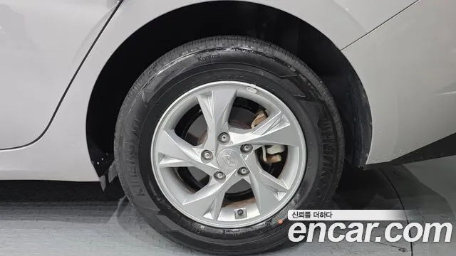 Hyundai AVANTE Avante (CN7) — Фото автомобиля 21