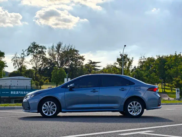 Toyota Corolla — Фото автомобиля 4