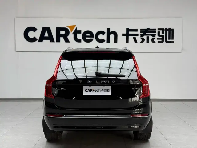Volvo XC90 — Фото автомобиля 4
