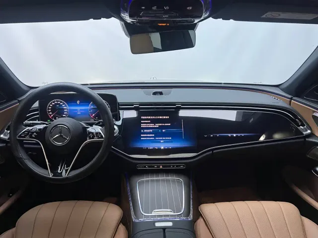 Mercedes-Benz E-Class — Фото автомобиля 16