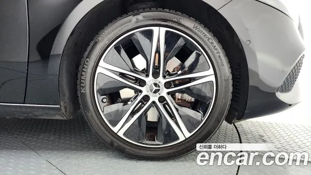 Mercedes-Benz A-Class — Фото автомобиля 5