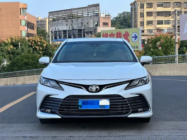 Toyota Camry — Фото автомобиля 2