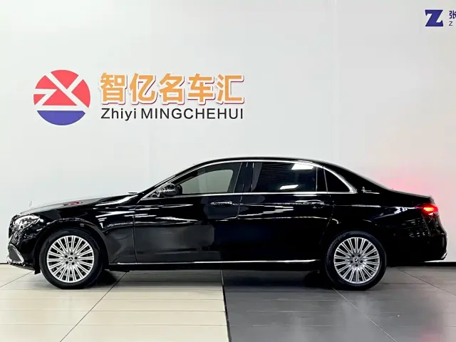 Mercedes-Benz E-Class — Фото автомобиля 3