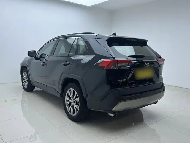 Toyota RAV4 — Фото автомобиля 6