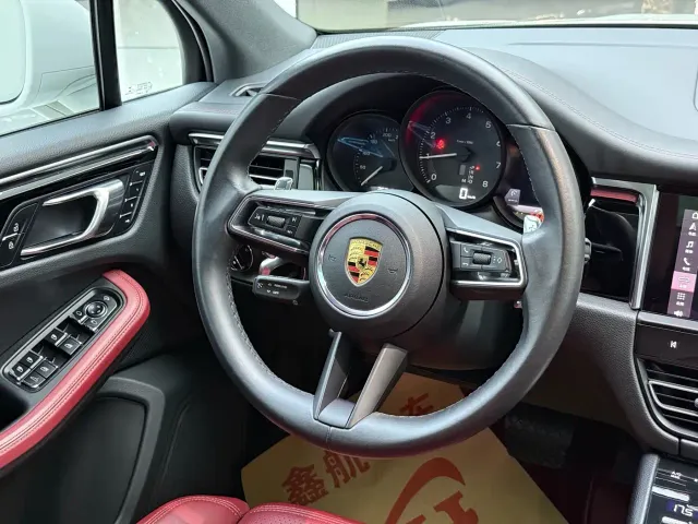 Porsche Macan — Фото автомобиля 7