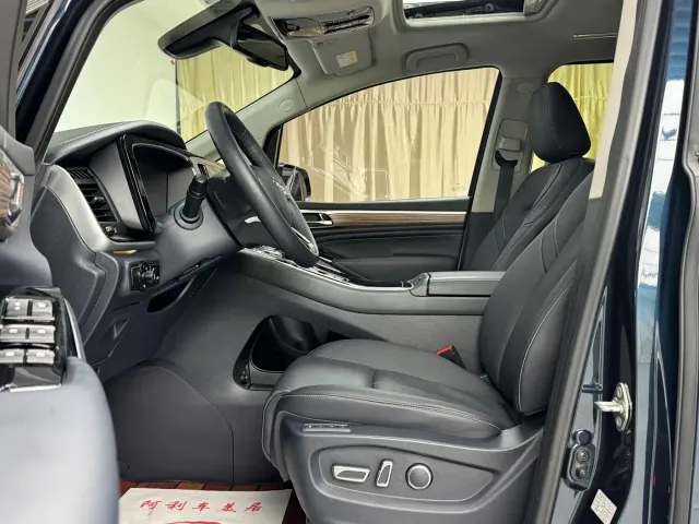 GAC Trumpchi M8 — Фото автомобиля 9