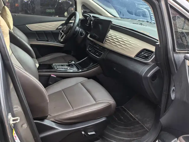 BYD Song MAX — Фото автомобиля 13