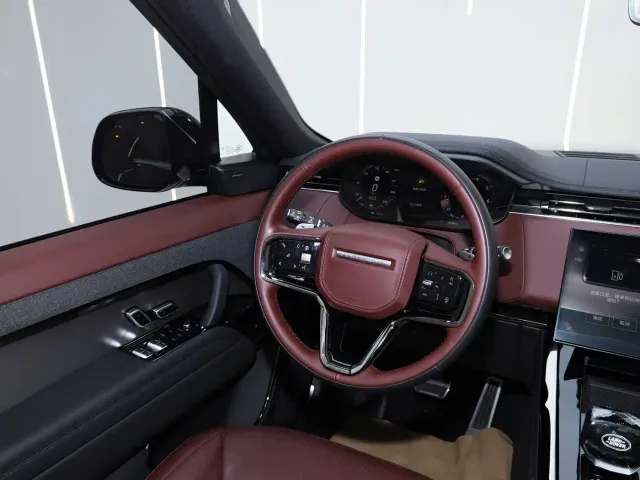 Land Rover Range Rover Sport — Фото автомобиля 11