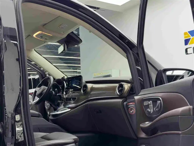 Mercedes-Benz V-Class — Фото автомобиля 10