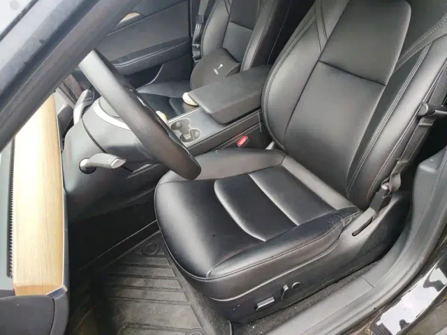 Tesla Model 3 — Фото автомобиля 7
