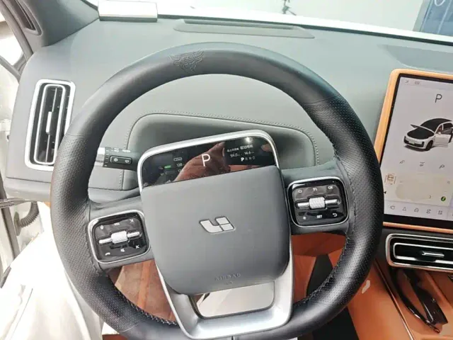 Li Auto L7 — Фото автомобиля 6