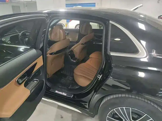 Mercedes-Benz E-Class — Фото автомобиля 8