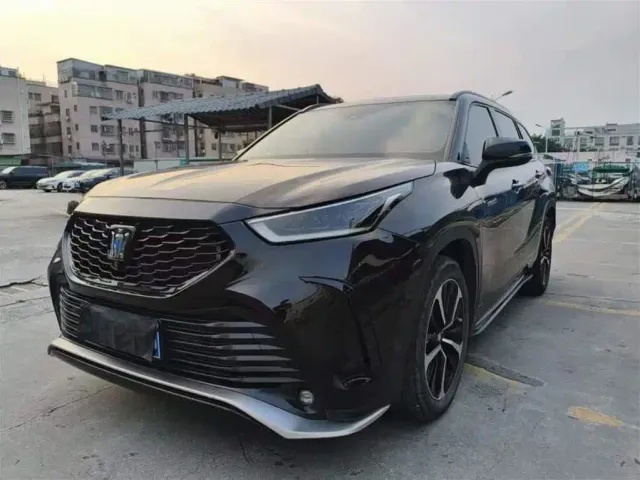 Фотография автомобиля — Toyota Crown Kluger