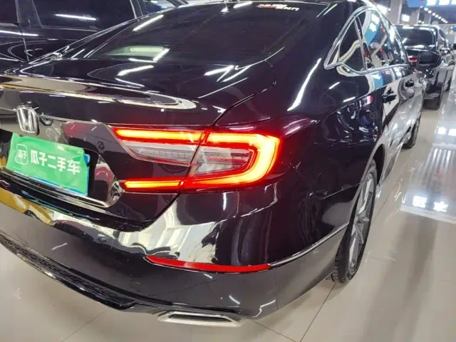 Honda Accord — Фото автомобиля 7