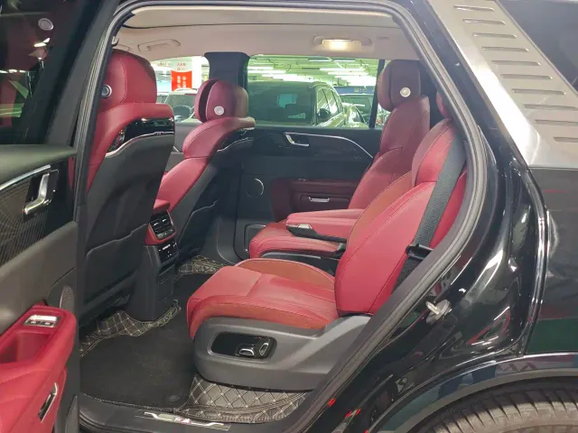 Hongqi E-HS9 — Фото автомобиля 4