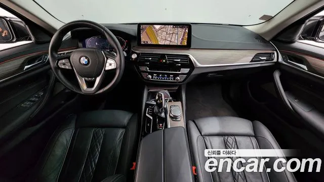 BMW 5-Series — Фото автомобиля 6