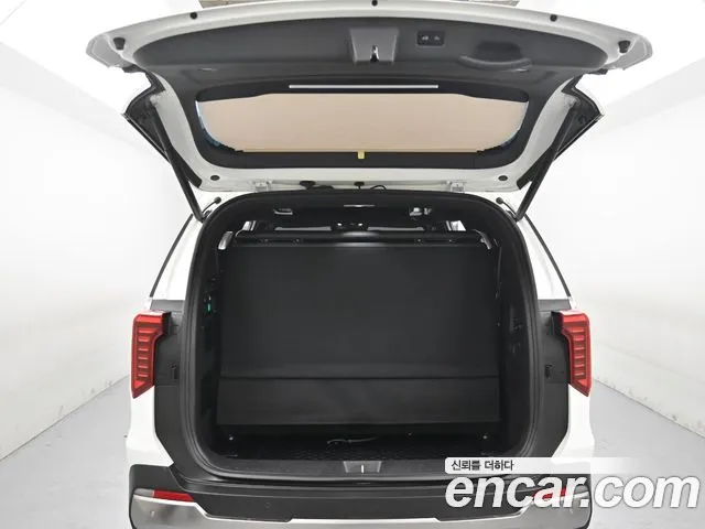 Kia Carnival Generation 4 — Фото автомобиля 18
