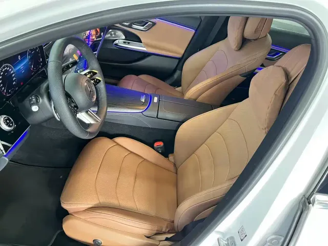 Mercedes-Benz E-Class — Фото автомобиля 11