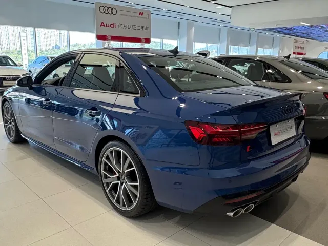 Audi S4 — Фото автомобиля 5