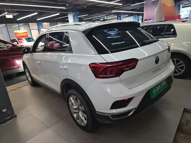 Volkswagen T-Roc — Фото автомобиля 4