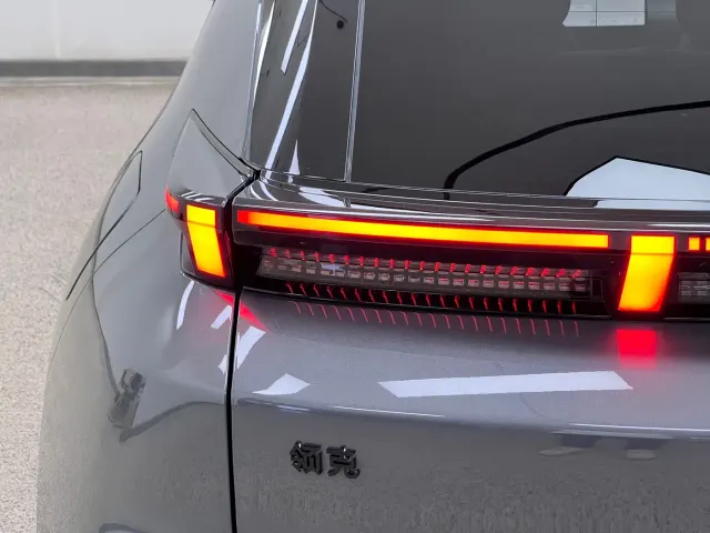 Lynk & Co Z20 — Фото автомобиля 9