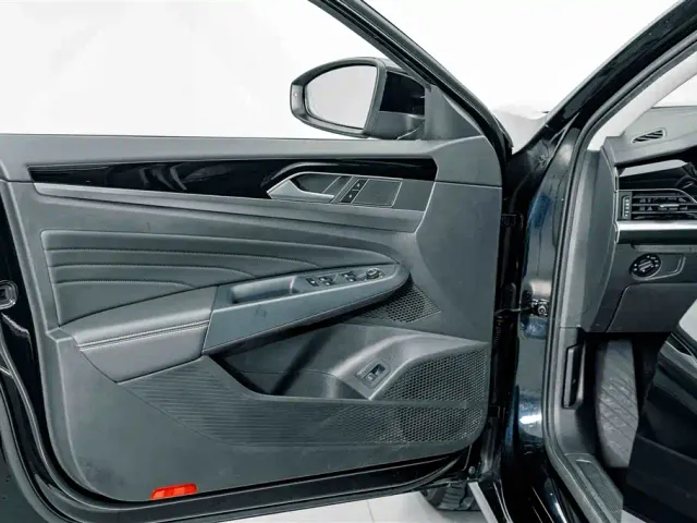 Volkswagen Passat — Фото автомобиля 15